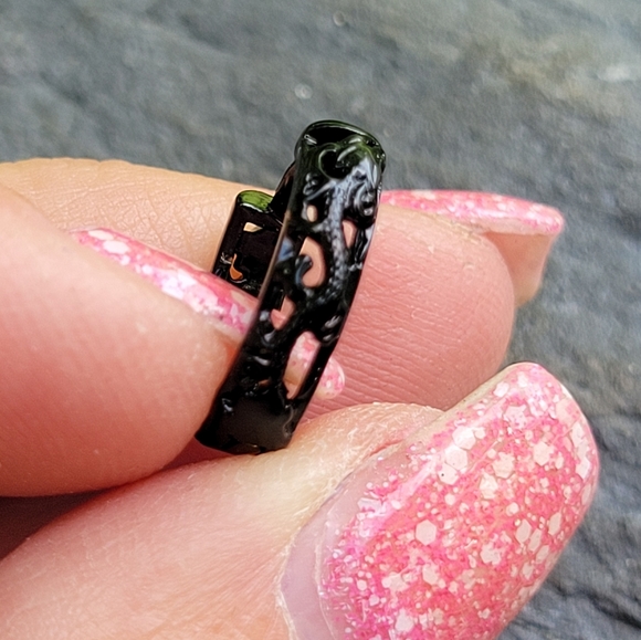 🔥LAST ONE🔥 Men's Serpentine Dragon Inspired Earring, black - Picture 3 of 6